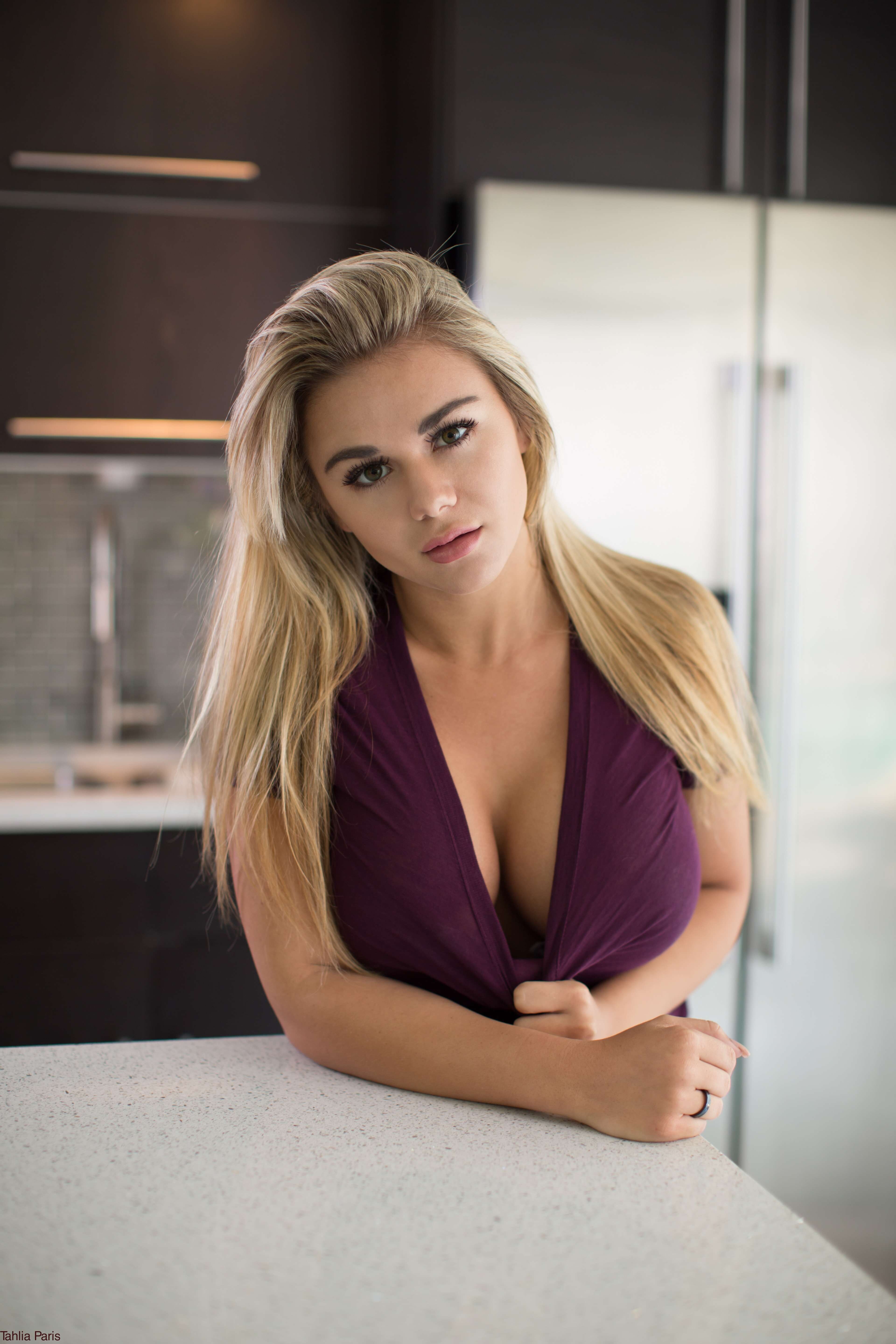 Tahlia Paris Hot
